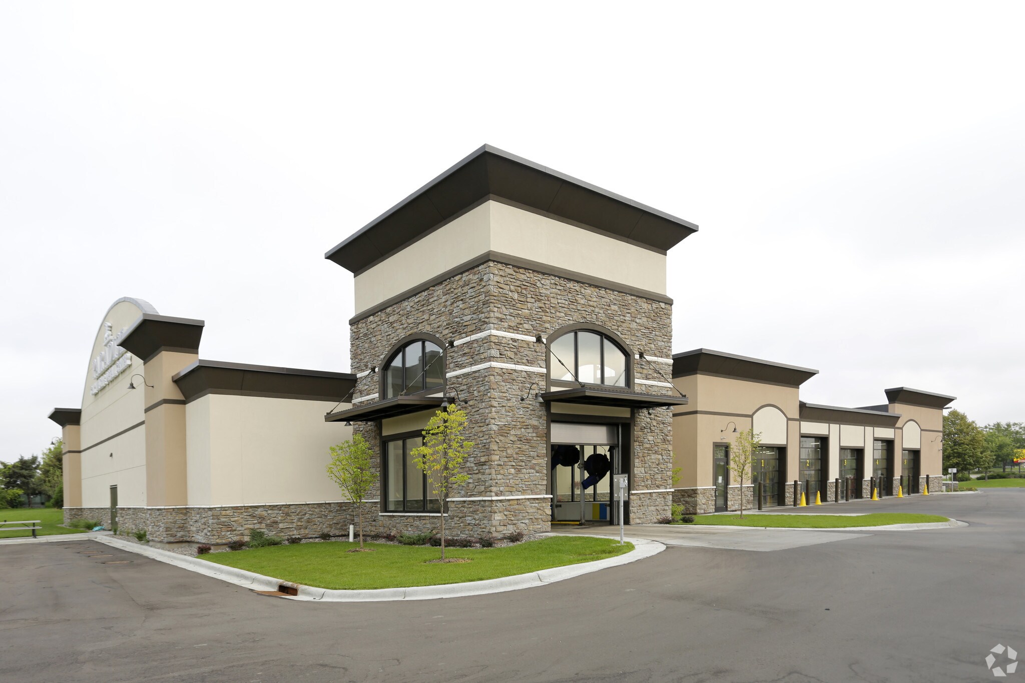 13521 80th Cir N, Maple Grove, MN for sale Primary Photo- Image 1 of 1