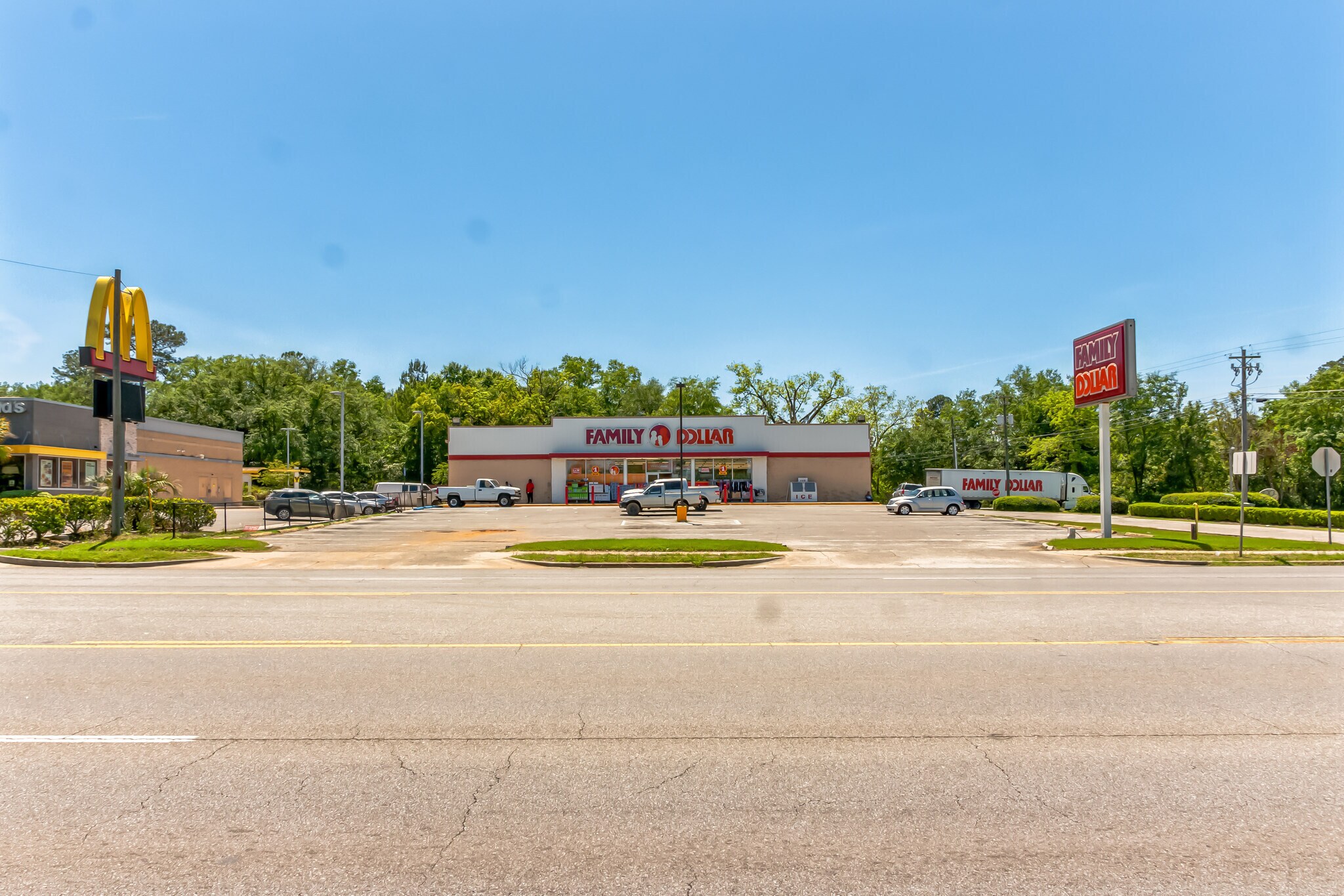 904 W Screven St, Quitman, GA 31643 Family Dollar