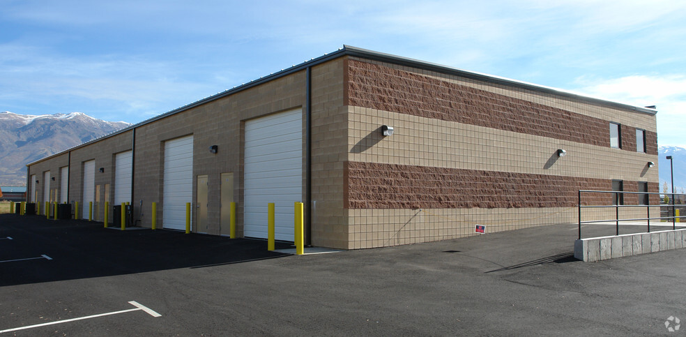 1246 Flint Meadow Dr, Kaysville, UT for lease - Building Photo - Image 2 of 19