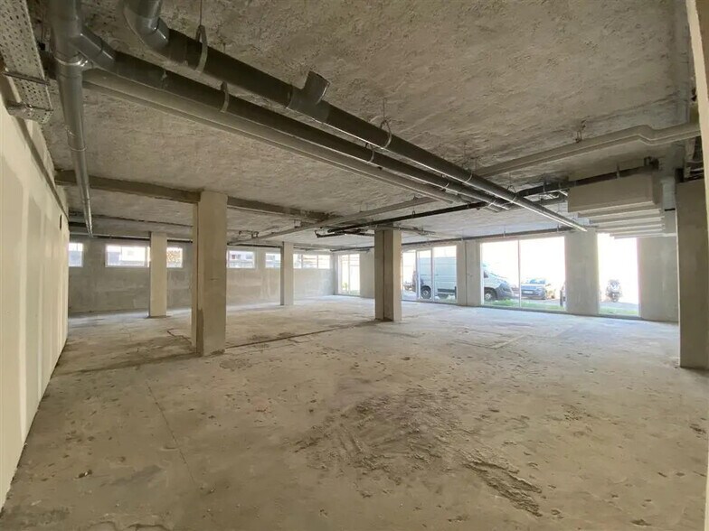 Flex in Ivry-sur-Seine for sale - Building Photo - Image 3 of 7