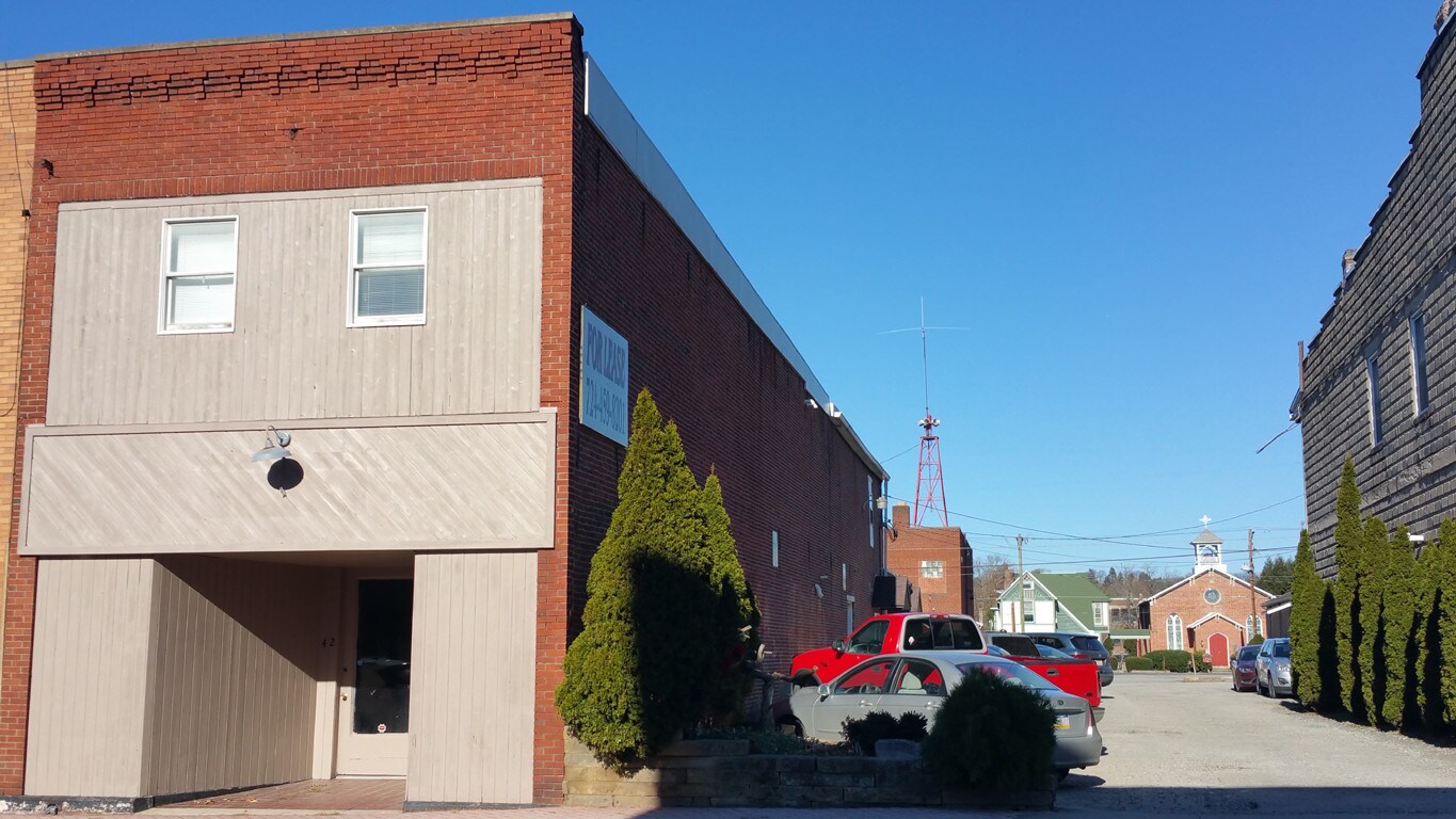 42 W Market St, Blairsville, PA 15717