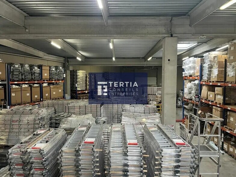 Flex in Saint-Jean-de-Védas for lease - Building Photo - Image 1 of 8