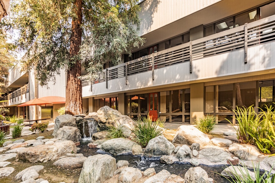 1370 N Brea Blvd, Fullerton, CA for lease - Building Photo - Image 1 of 5