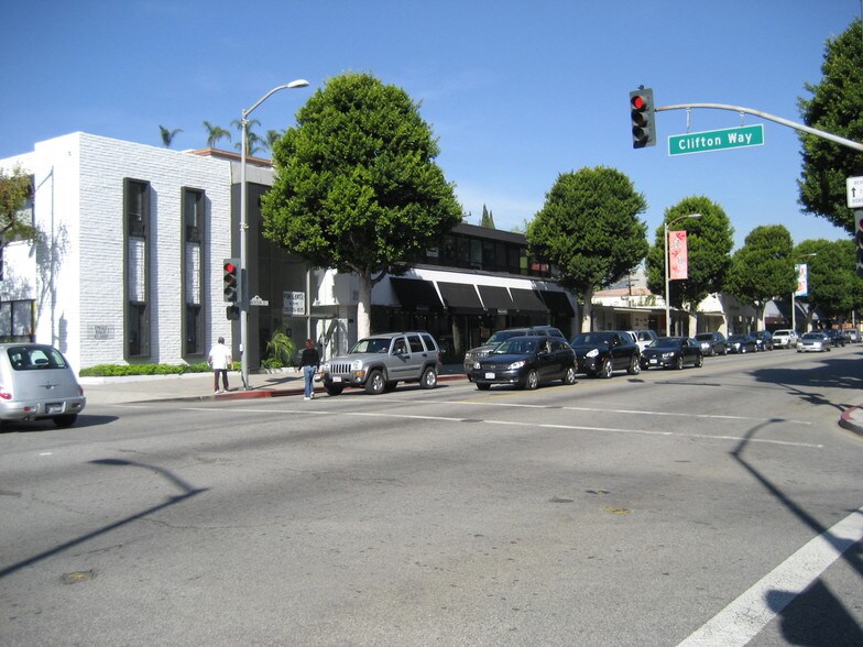 201-205 N Robertson Blvd, Beverly Hills, CA for lease - Building Photo - Image 2 of 10