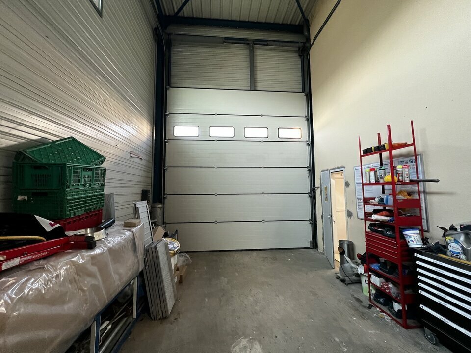 Flex in Beauvais for lease Interior Photo- Image 1 of 8
