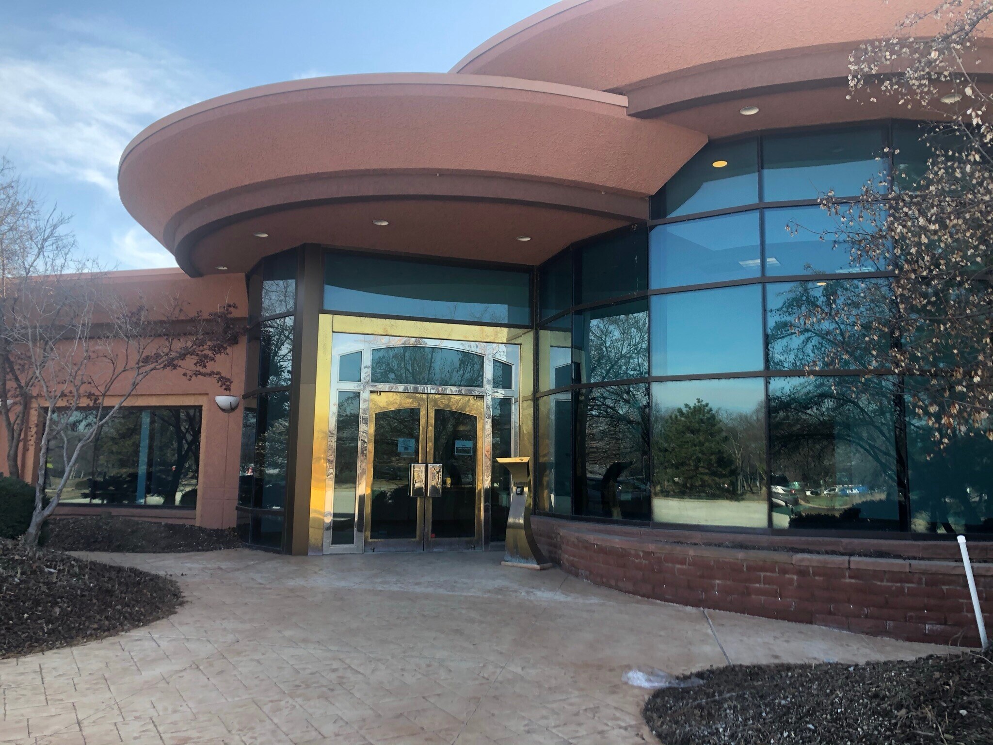 13622 Lakefront Dr, Earth City, MO 63045