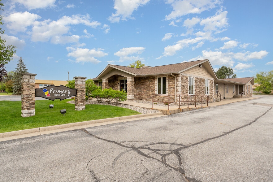 635 N Center Rd, Saginaw, MI for sale - Building Photo - Image 2 of 24