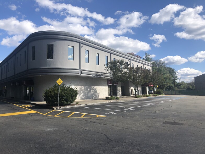 376 Hollywood Ave, Fairfield, NJ for lease - Building Photo - Image 1 of 12