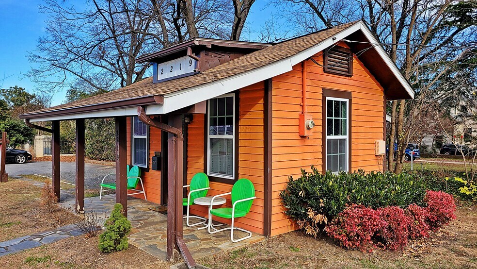 2219 S Arlington Ridge Rd, Arlington, VA 22202