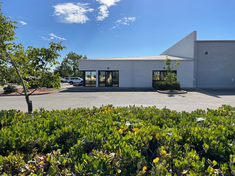 2015 Challenger Ave, Oroville, CA for lease - Building Photo - Image 3 of 9