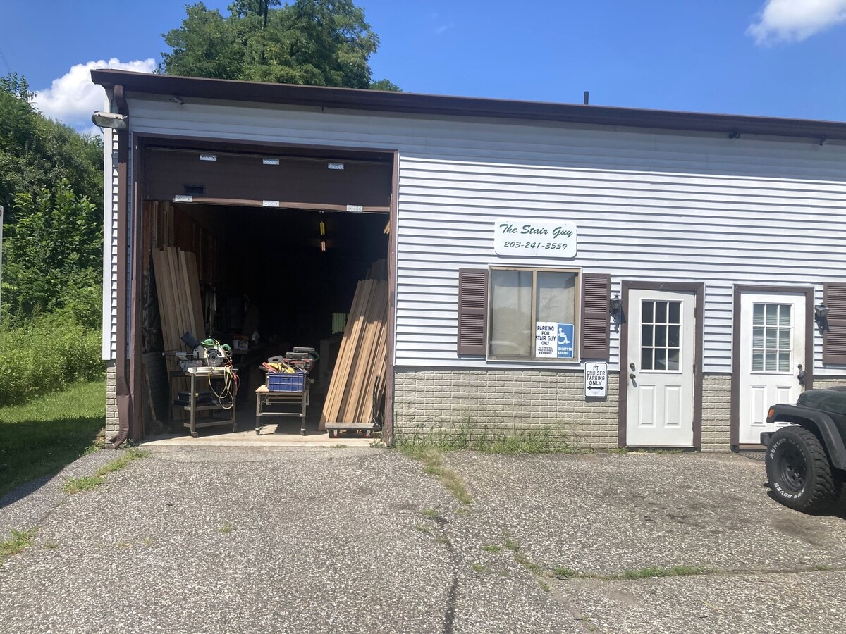 9-22 South End Plz, New Milford, CT 06776 - Unit 22 - - Interior Photo - Image 1 of 5