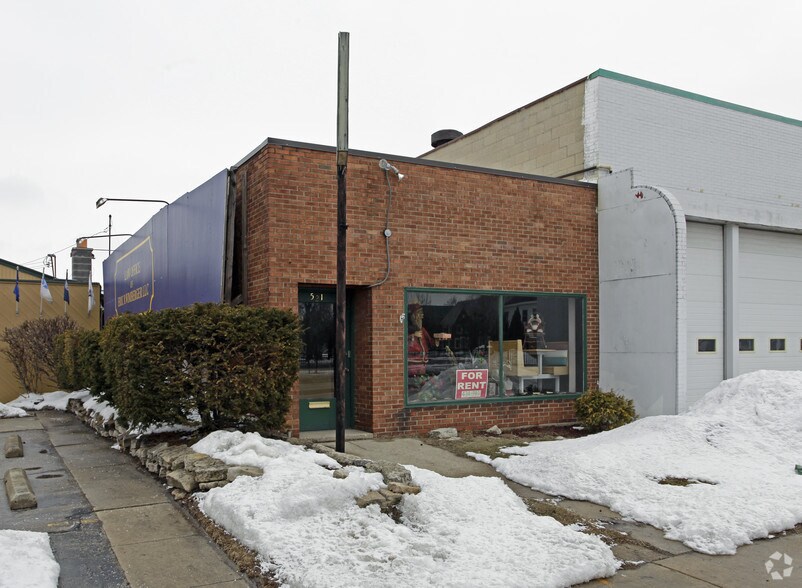 521 E Walnut St, Green Bay, WI for sale - Primary Photo - Image 1 of 2