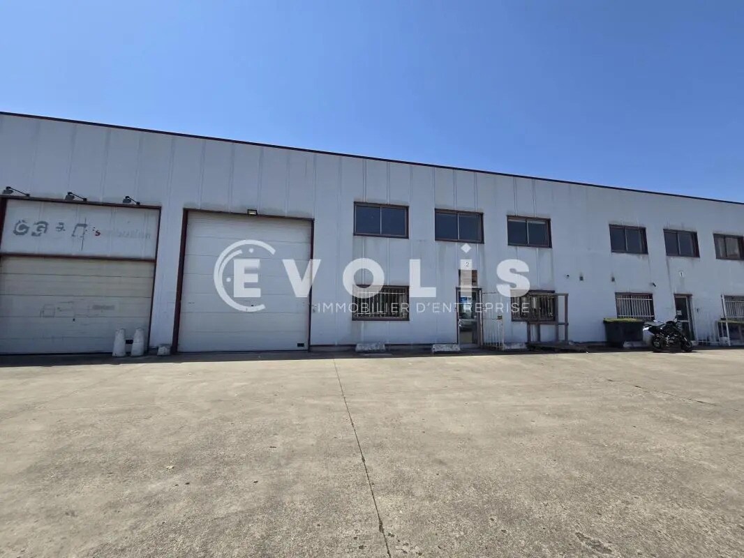 Office in Wissous for lease Building Photo- Image 1 of 9