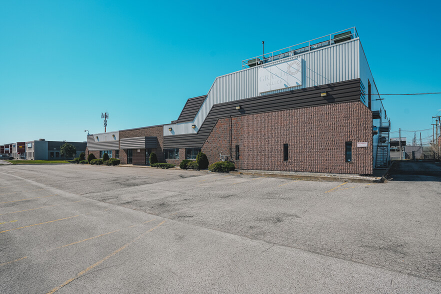 3300 Boul Industriel, Laval, QC for sale - Building Photo - Image 3 of 10