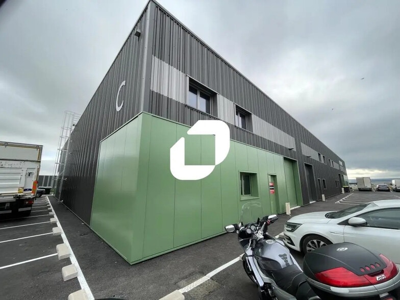 Flex in Cernay-lès-Reims for lease - Building Photo - Image 1 of 6