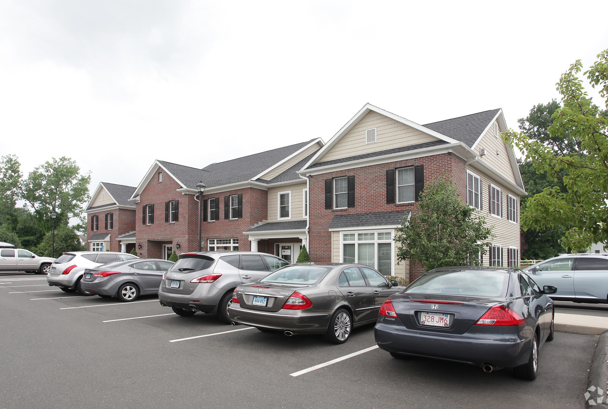 225 Oakland Rd, South Windsor, CT for sale Primary Photo- Image 1 of 1