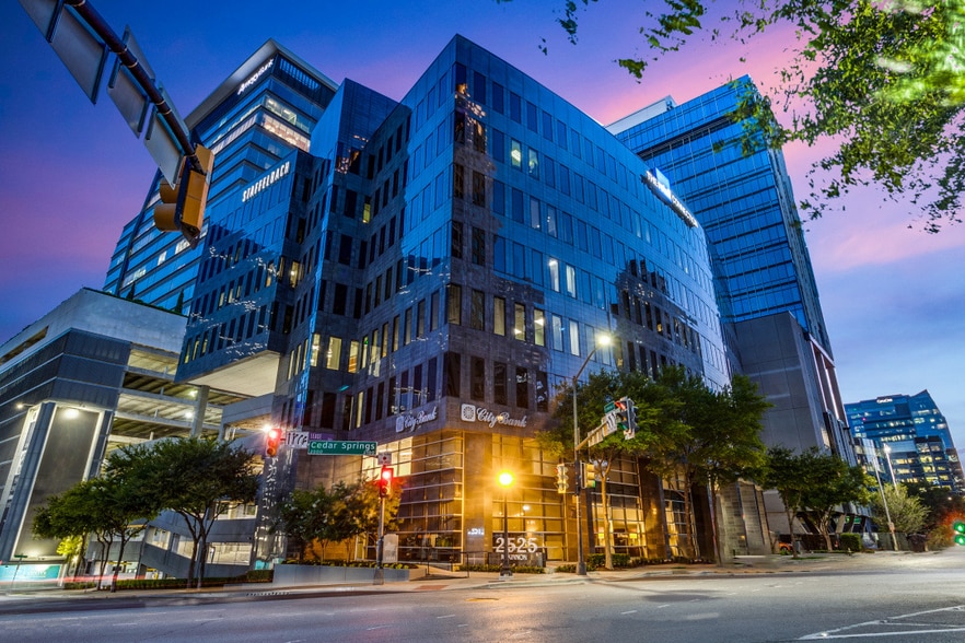 2525 McKinnon St, Dallas, TX for lease - Building Photo - Image 3 of 10