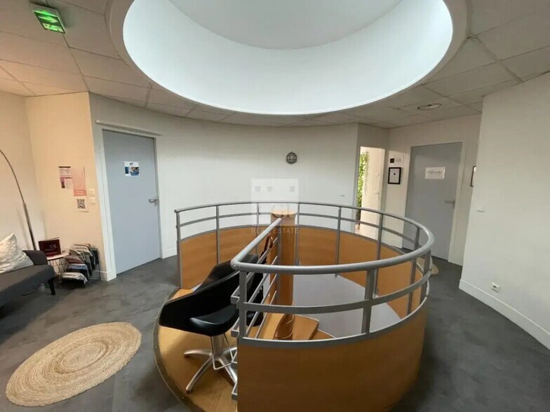 Office in Seyssins for sale - Building Photo - Image 3 of 8