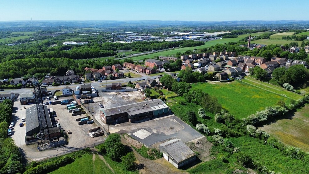 23 Bradford Rd, Leeds for lease - Building Photo - Image 3 of 5