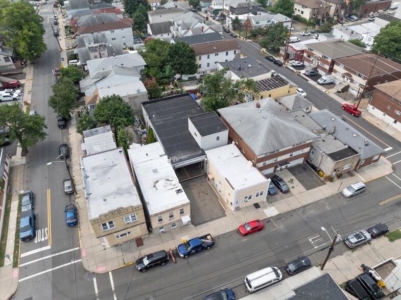 456 Walker St, Fairview, NJ for lease - Building Photo - Image 1 of 29