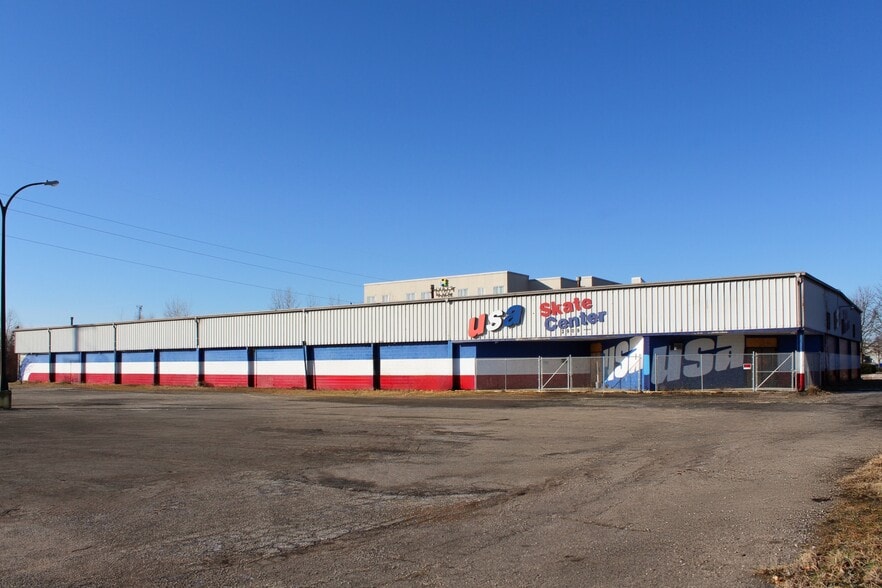 3909 Main St, Mishawaka, IN for sale - Building Photo - Image 1 of 3