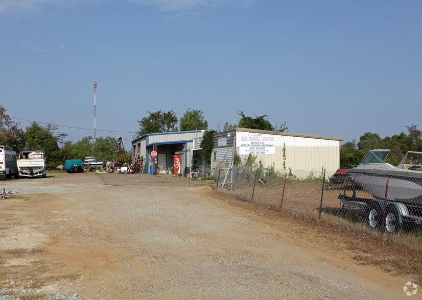 321 S Gun Barrel Ln, Gun Barrel City, TX 75156