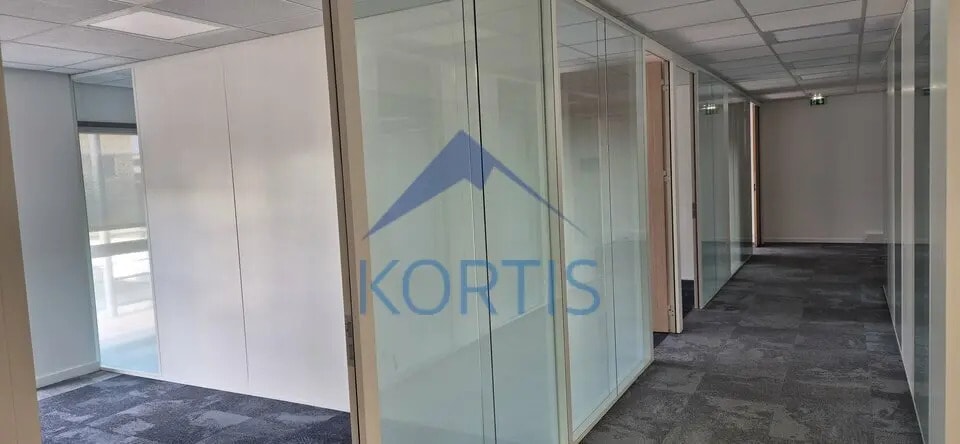 Office in Saint-Priest for lease - Interior Photo - Image 2 of 12