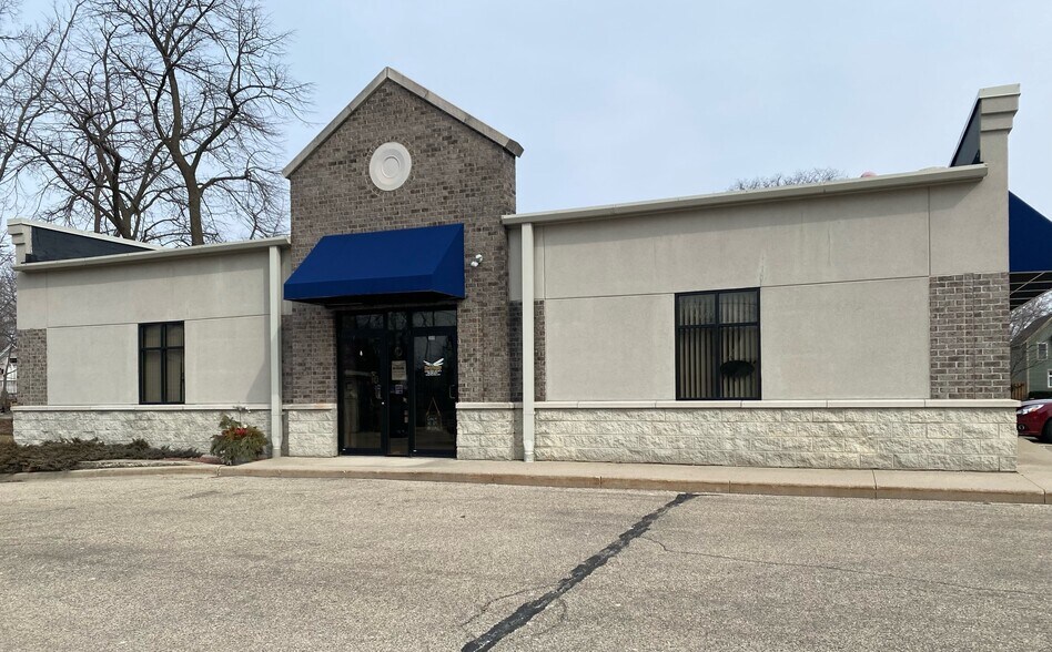 507 Main St, Mukwonago, WI for sale - Building Photo - Image 1 of 1