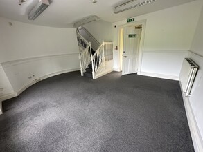 Rose Ter, Perth for lease Interior Photo- Image 2 of 4