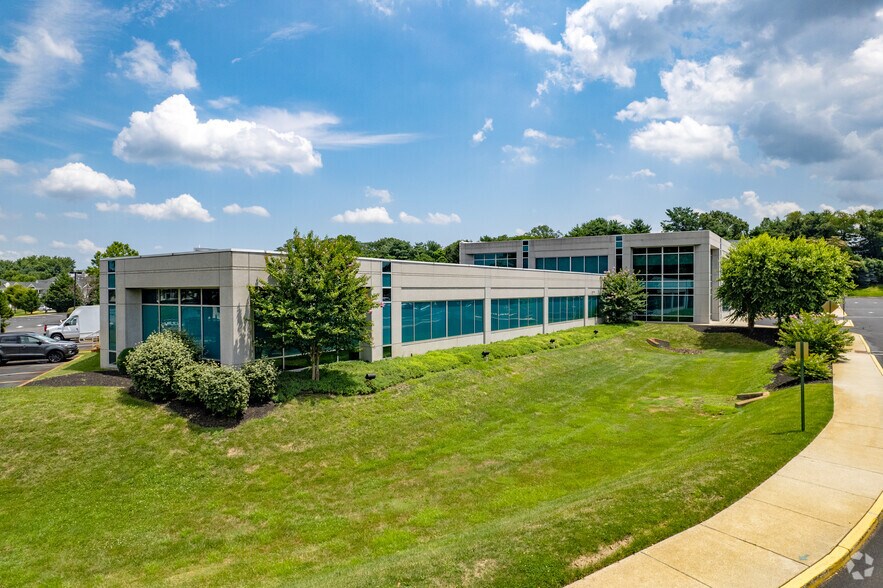 1400 Howard Blvd, Mount Laurel, NJ for lease - Building Photo - Image 1 of 5