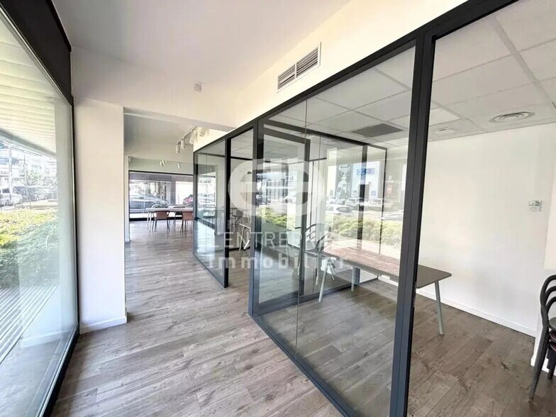 Retail in Saint-Laurent-du-Var for lease - Interior Photo - Image 2 of 7