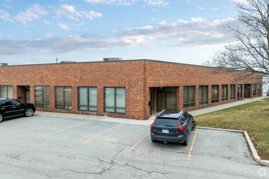 691-729 Petrolia Rd, Toronto, ON for lease - Building Photo - Image 3 of 6