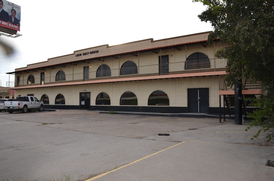 7080 San Bernardo Ave, Laredo, TX 78041