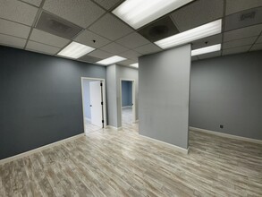 1042 W Hedding St, San Jose, CA for lease Lobby- Image 2 of 6