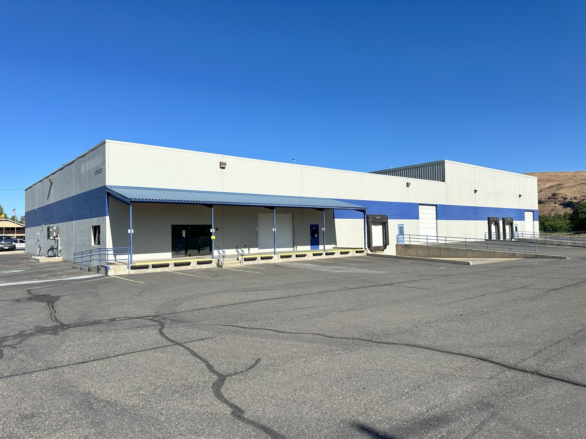 2501 River Rd, Yakima, WA for lease Building Photo- Image 1 of 12