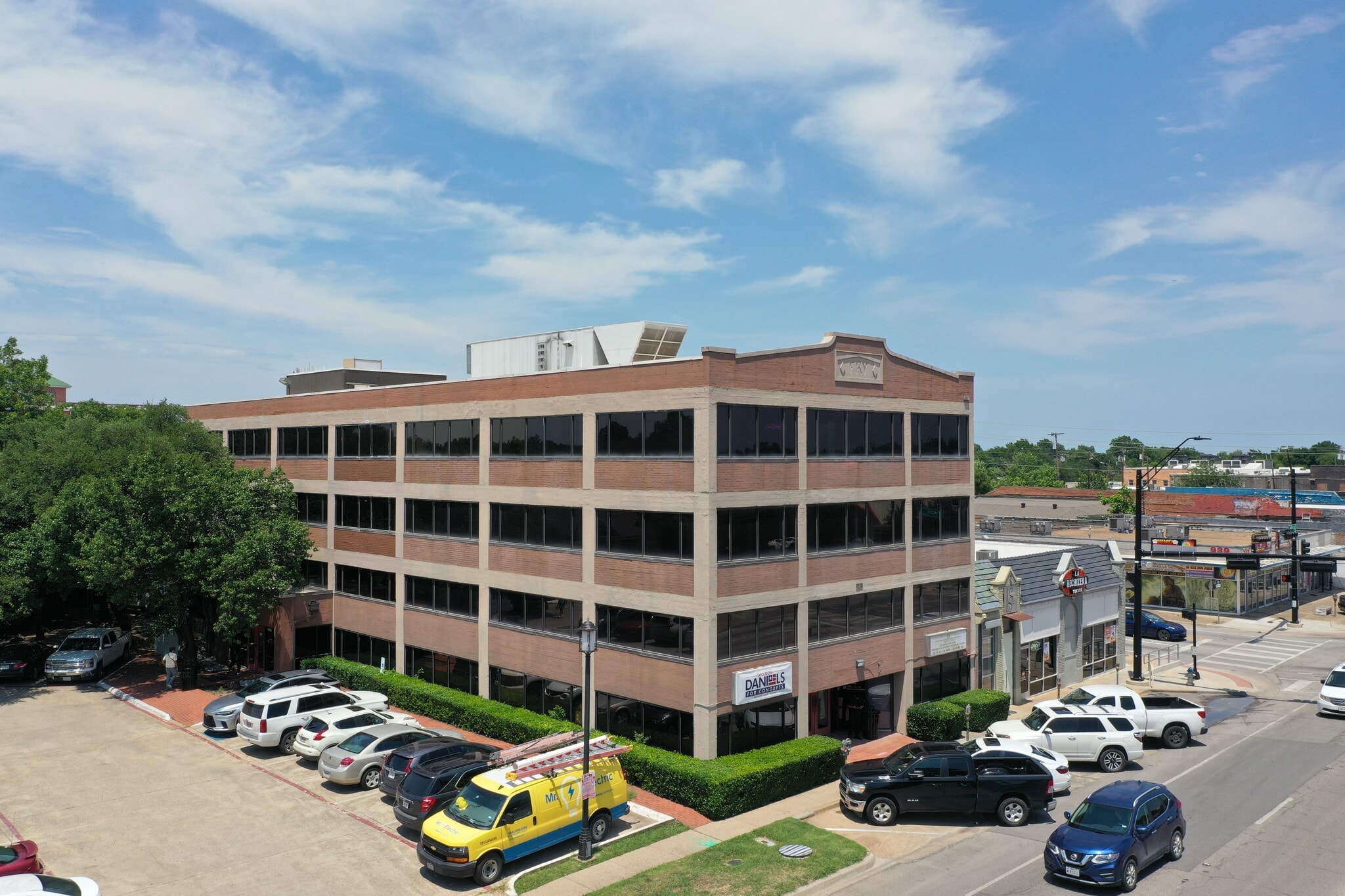 1005 W Jefferson Blvd, Dallas, TX for lease Building Photo- Image 1 of 4
