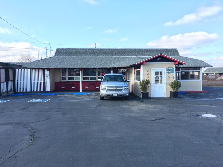 12725 Yosemite Blvd, Waterford, CA for sale - Building Photo - Image 1 of 1