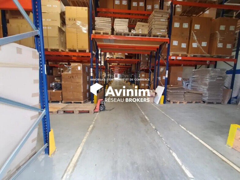 Industrial in Rumilly for lease - Interior Photo - Image 2 of 7