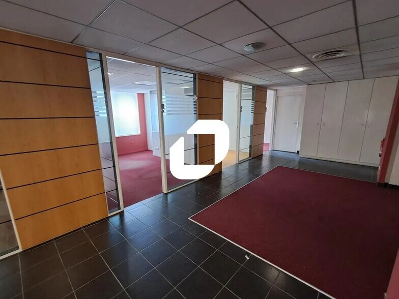 Retail in Lille for sale - Interior Photo - Image 3 of 6