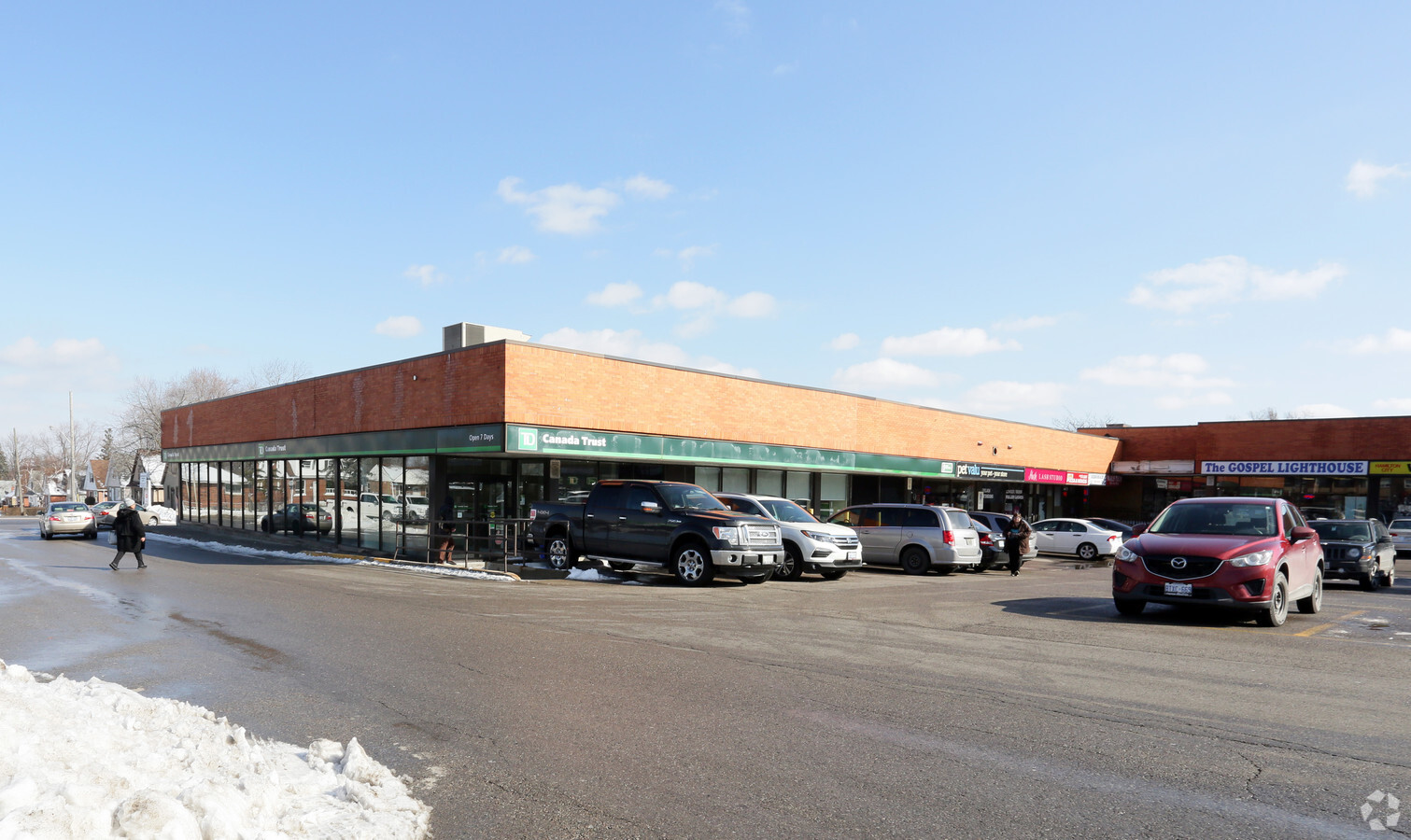 550 Fennell Av E, Hamilton, ON L8V 4S9 - Fenworth Place Mall | LoopNet