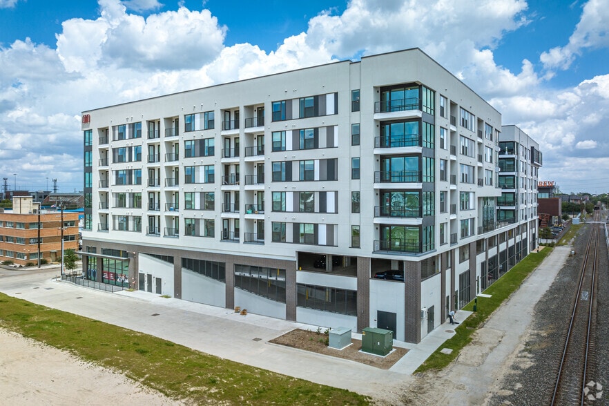 2305 Summer St, Houston, TX for lease - Building Photo - Image 2 of 5