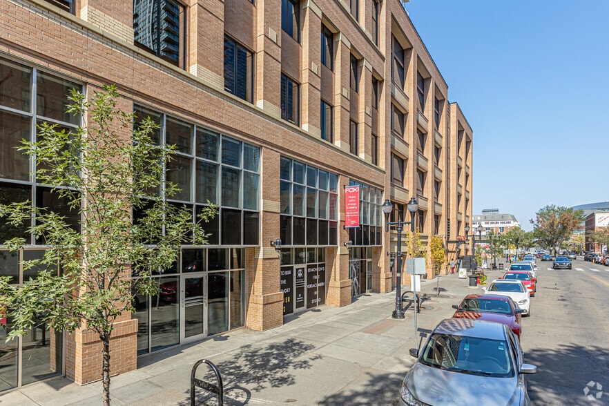 10410 102 Av NW, Edmonton, AB for lease - Primary Photo - Image 1 of 11