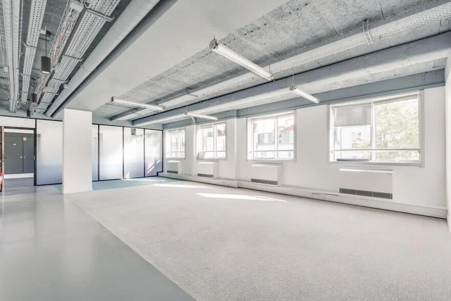 43 Avenue De Clichy, Paris for lease - Interior Photo - Image 3 of 77