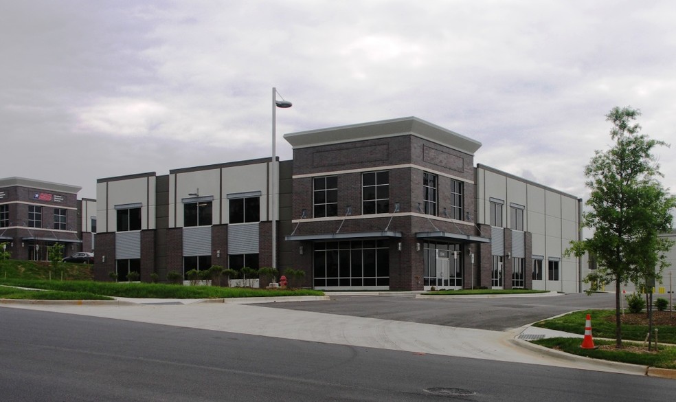 13340 Mid Atlantic Blvd, Laurel, MD for lease - Building Photo - Image 1 of 5