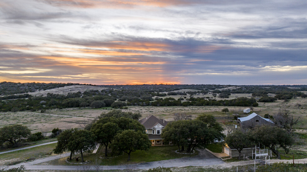 Deberry Lane, Sonora, TX for sale - Primary Photo - Image 1 of 58