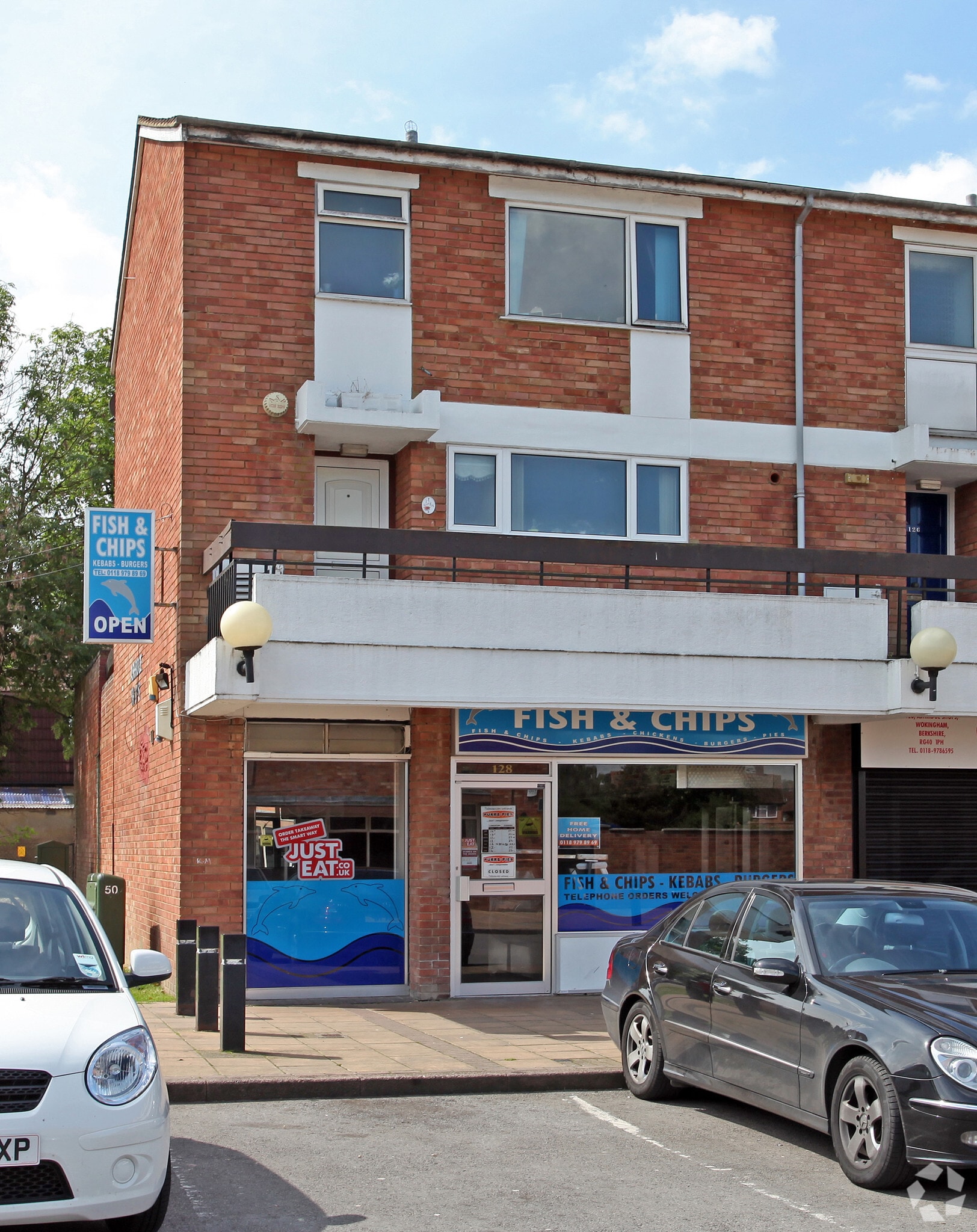 128 Ashridge Rd, Wokingham for sale Primary Photo- Image 1 of 1