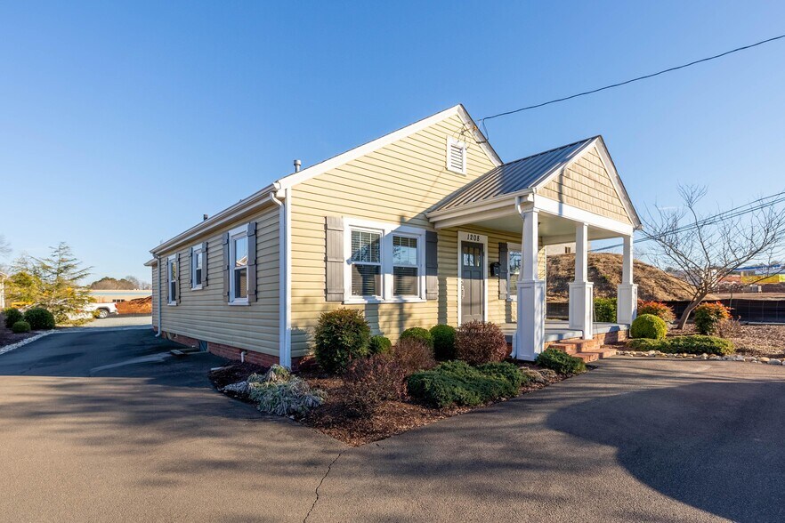 1208 Cole Mill Rd, Durham, NC 27705