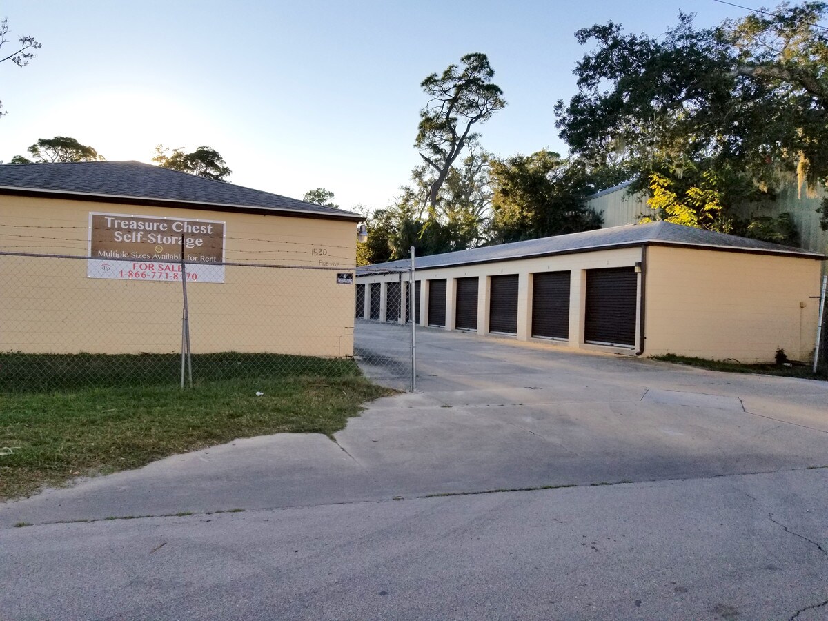 1530 Pine Ave, Holly Hill, FL 32117