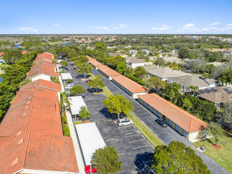 8243 Key Royal Cir, Naples, FL for sale - Building Photo - Image 3 of 6