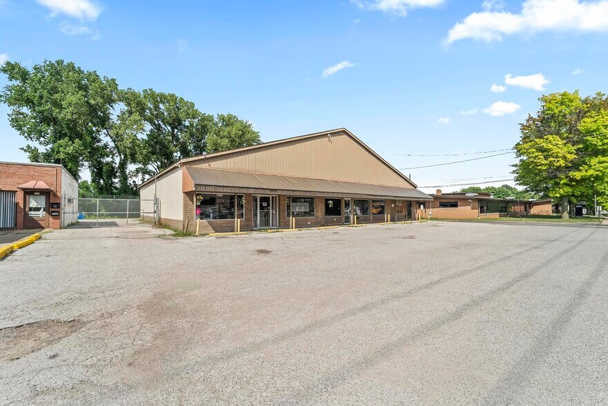 909-911 Milton Rd, Alton, IL for sale - Building Photo - Image 2 of 60